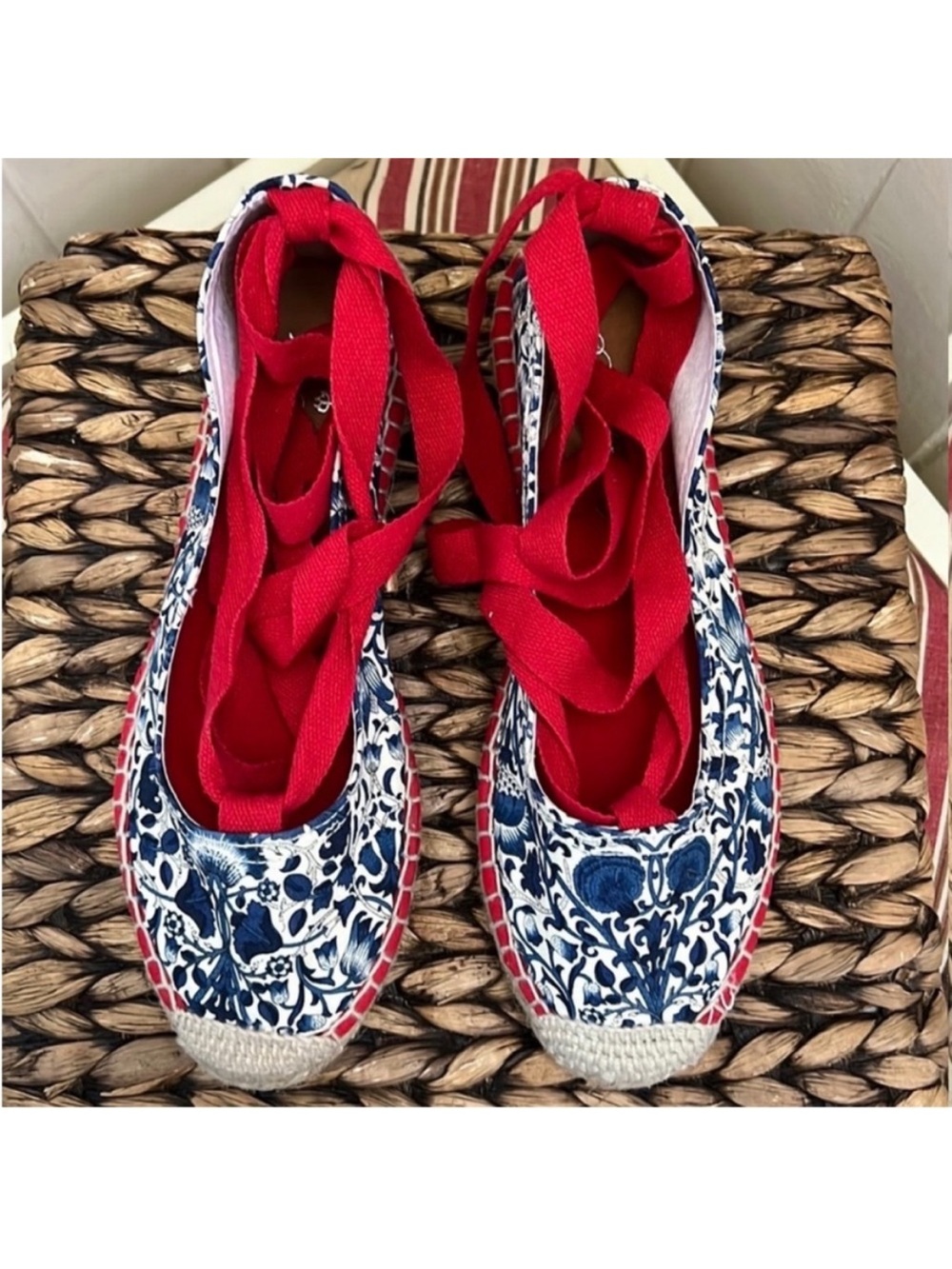 NIB Brooks Brothers Lace Up Espadrilles in French Toile Indigo Print - Picture 12 of 16